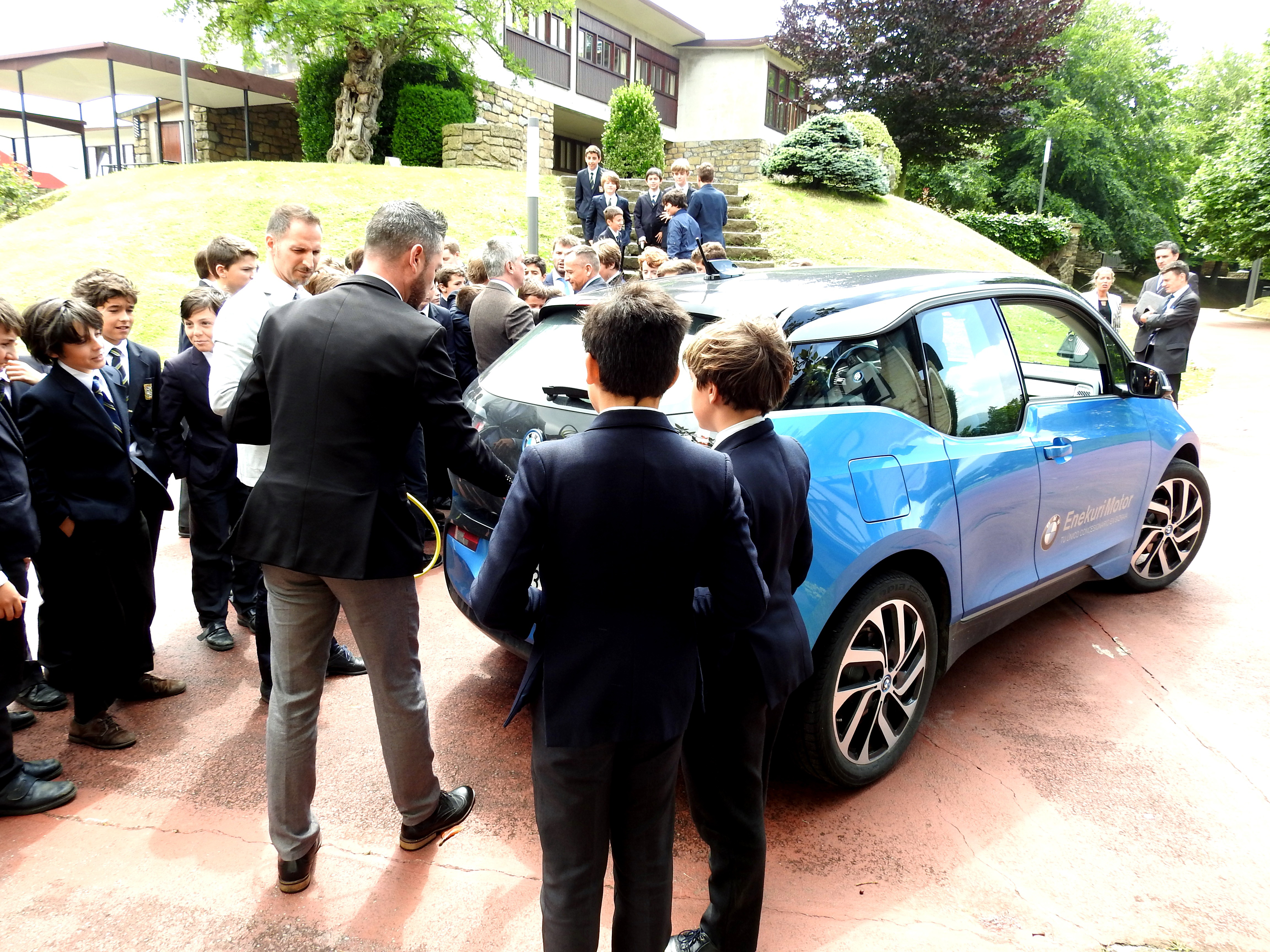 BMW visita a los equipos Greenpower